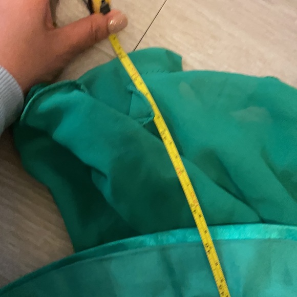 Custom made Green evening gown - Picture 7 of 10